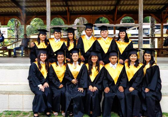 Graduados de la Escuela Profesional de CSA - UNAS.